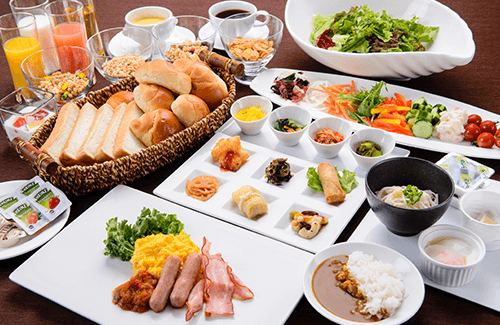 ブッフェスタイルの朝食