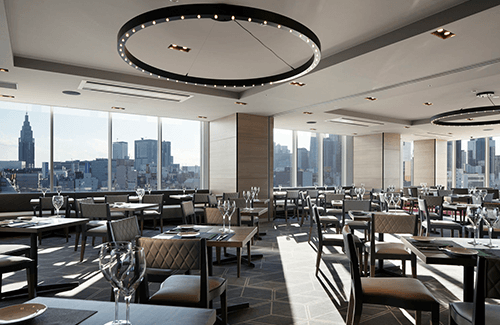 全面ガラス張りの店内